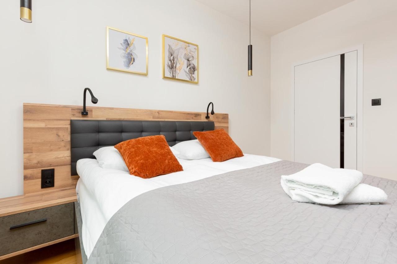 Park Arkadia Apartment With Parking Mokotow By Noclegi Renters ワルシャワ エクステリア 写真