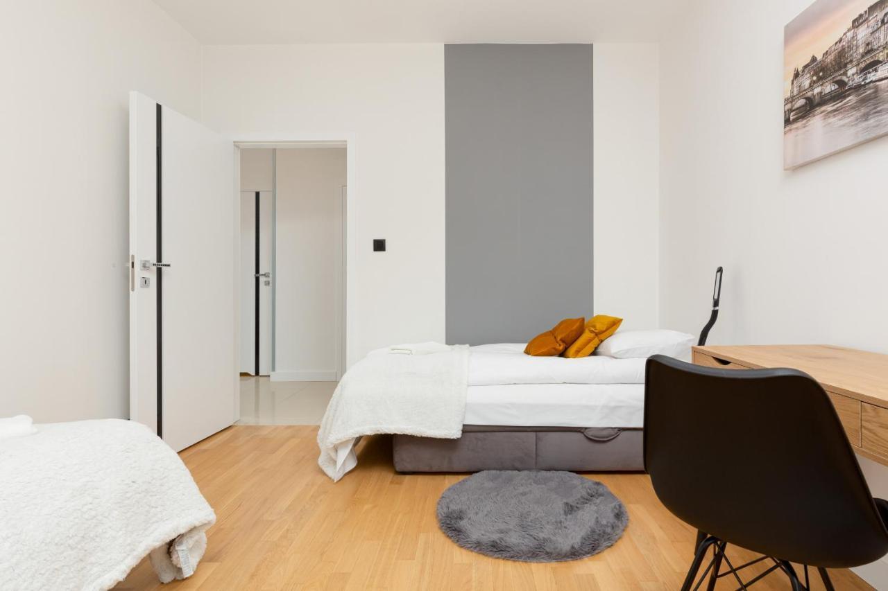 Park Arkadia Apartment With Parking Mokotow By Noclegi Renters ワルシャワ エクステリア 写真