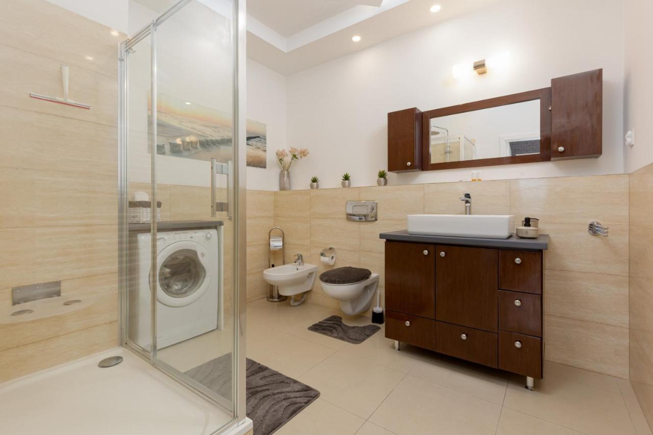 Park Arkadia Apartment With Parking Mokotow By Noclegi Renters ワルシャワ エクステリア 写真